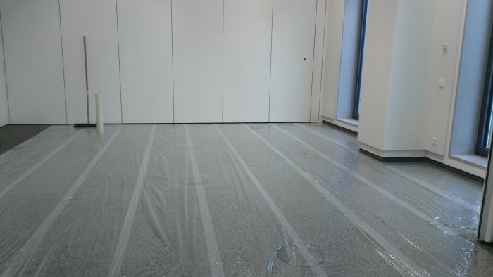 selbstklebende Schutzfolie für Teppichboden eventBASICS